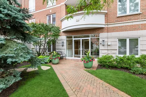 819 Graceland Ave #608, Des Plaines, IL 60016