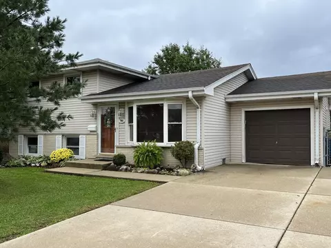 701 W Wrightwood Ave, Addison, IL 60101