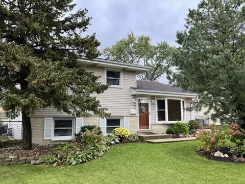 701 W Wrightwood Ave, Addison, IL 60101 photo 2