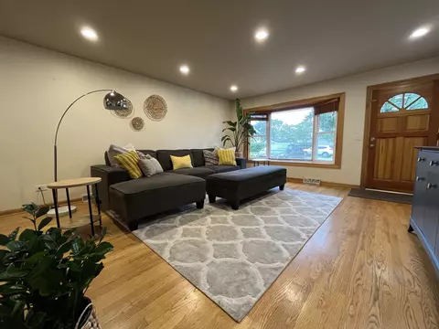 701 W Wrightwood Ave, Addison, IL 60101 photo 3
