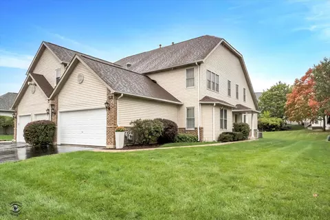 809 Thornwood Dr, Saint Charles, IL 60174