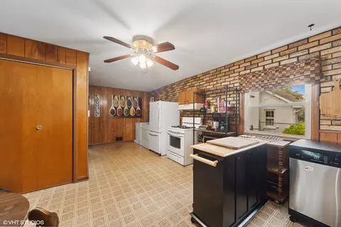 205 Wheeling Ave, Wheeling, IL 60090 photo 10