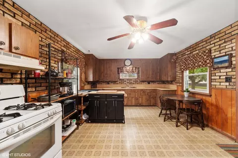 205 Wheeling Ave, Wheeling, IL 60090 photo 8