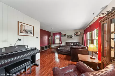 205 Wheeling Ave, Wheeling, IL 60090 photo 2