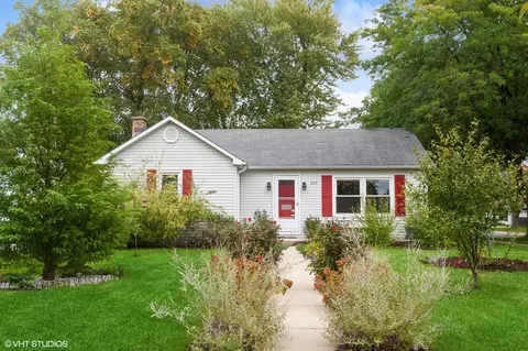 205 Wheeling Ave, Wheeling, IL 60090