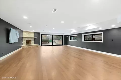 1319 Shagbark Dr, Des Plaines, IL 60018 photo 17