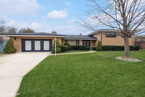 1319 Shagbark Dr, Des Plaines, IL 60018