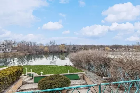 1319 Shagbark Dr, Des Plaines, IL 60018 photo 24