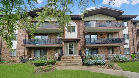 5225 James Ln #1408, Crestwood, IL 60445