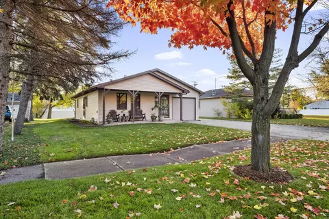 802 Lilac Ln, Joliet, IL 60435
