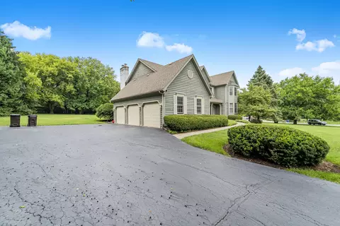 28892 W Dunvegan Ct, Cary, IL 60013