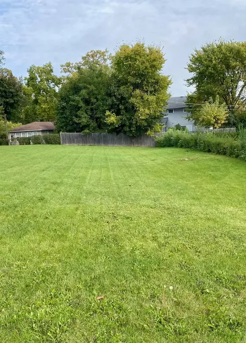 18606 W Deerpath Rd, Grayslake, IL 60030