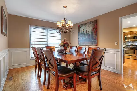 809 Arrowhead Ln, Saint Charles, IL 60174 photo 9