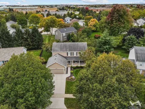 809 Arrowhead Ln, Saint Charles, IL 60174 photo 3