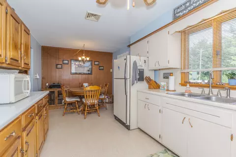 108 E 5th St, Gridley, IL 61744 photo 12