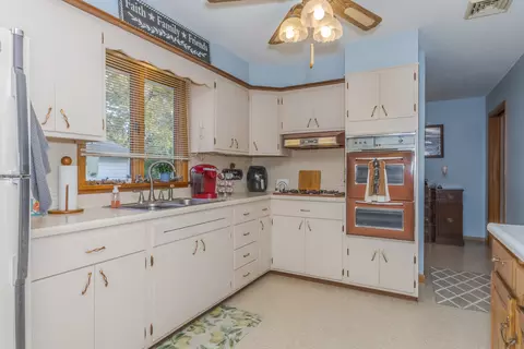 108 E 5th St, Gridley, IL 61744 photo 14
