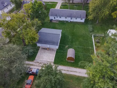 108 E 5th St, Gridley, IL 61744 photo 3
