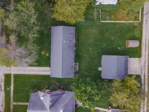 108 E 5th St, Gridley, IL 61744 photo 2