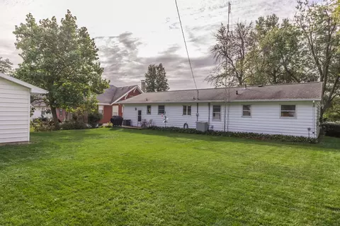 108 E 5th St, Gridley, IL 61744 photo 24