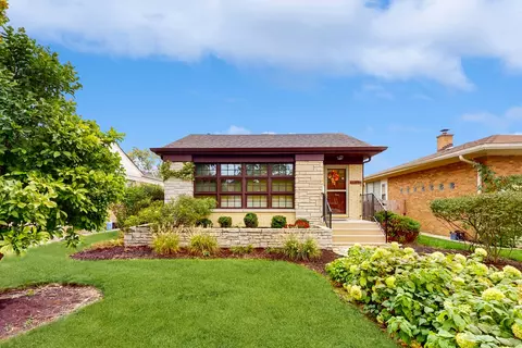 7717 Laramie Ave, Skokie, IL 60077