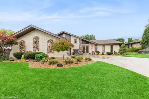 9031 W 140th St, Orland Park, IL 60462
