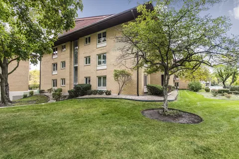 2400 W Talcott Rd #324, Park Ridge, IL 60068
