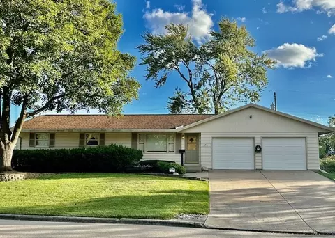 811 Spear Dr, Normal, IL 61761