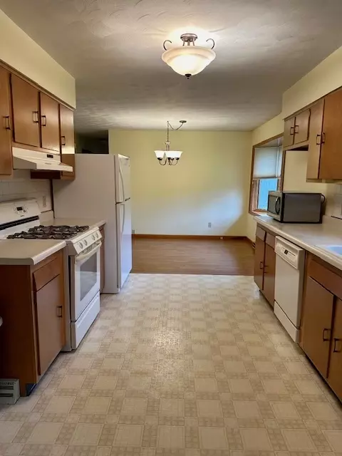 811 Spear Dr, Normal, IL 61761 photo 4