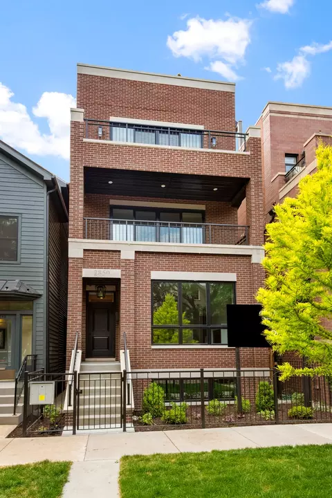 2850 N Racine Ave #1, Chicago, IL 60657