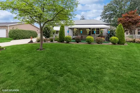 171 N Hemlock Ave, Wood Dale, IL 60191