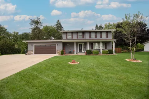22574 W Washington St, Antioch, IL 60002