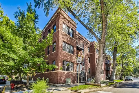 1724 W Grace St #2E, Chicago, IL 60613