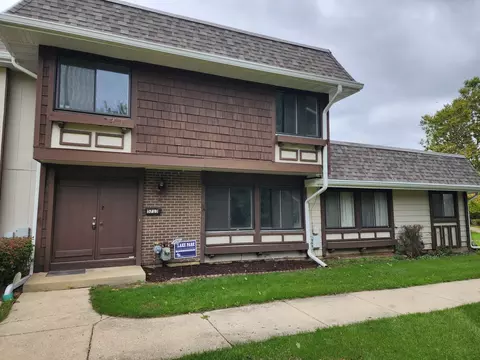5713 Tiburon Ct #349, Hanover Park, IL 60133