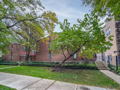 1801 W Touhy Ave #C, Chicago, IL 60626