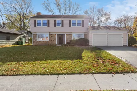 1111 Plum Grove Cir, Buffalo Grove, IL 60089