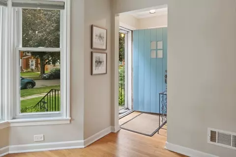 2014 Dobson St, Evanston, IL 60202 photo 6