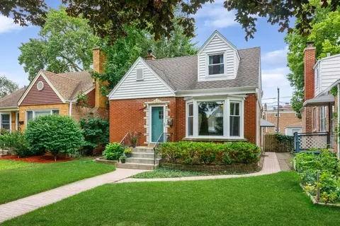 2014 Dobson St, Evanston, IL 60202