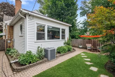 2014 Dobson St, Evanston, IL 60202 photo 32