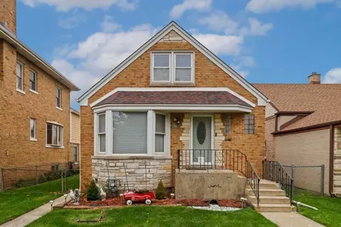8338 Karlov Ave, Skokie, IL 60076