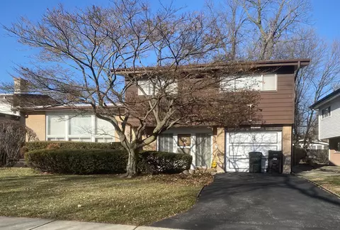 3910 White Cloud Dr, Skokie, IL 60076