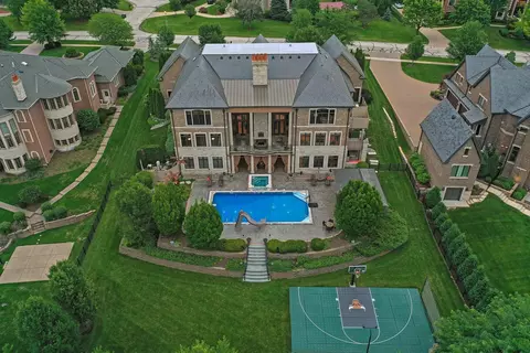 8724 Johnston Rd, Burr Ridge, IL 60527