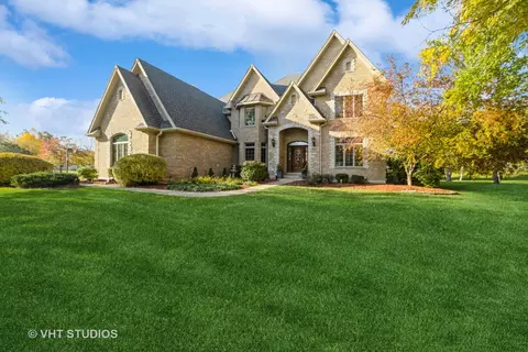 7 N430 Hampton Dr, Saint Charles, IL 60175