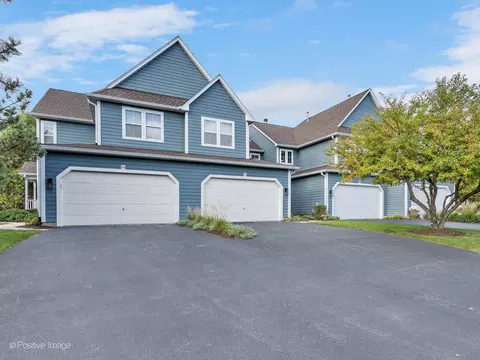 86 Tanglewood Dr, Glen Ellyn, IL 60137