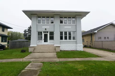 103 W Blackman St, Harvard, IL 60033