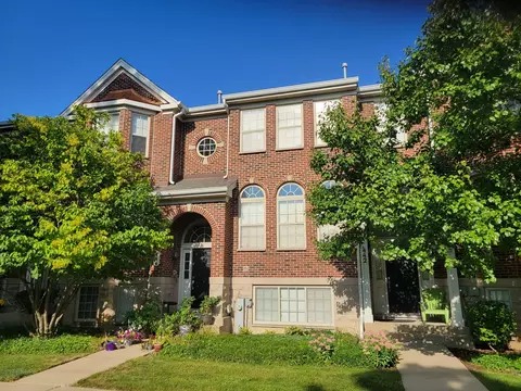 442 Prestwick Ln, Wheeling, IL 60090