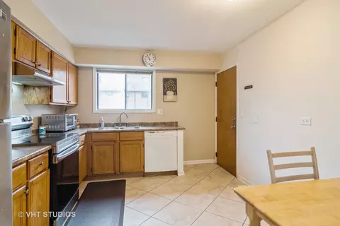 499 Mchenry Rd #1B, Wheeling, IL 60090 photo 4