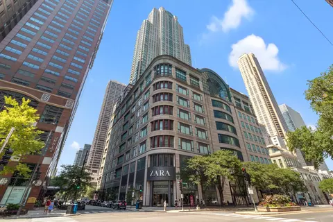 100 E Huron St #2501, Chicago, IL 60611 photo 2