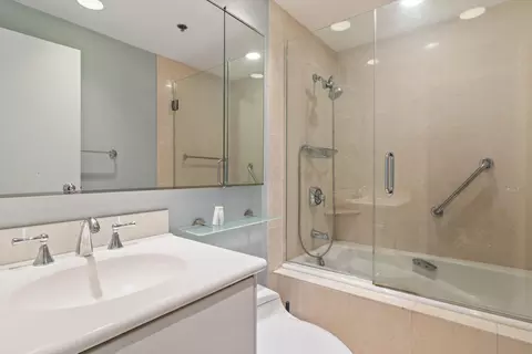 100 E Huron St #2501, Chicago, IL 60611 photo 10