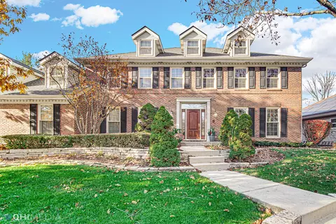 814 Claremont Dr, Downers Grove, IL 60516