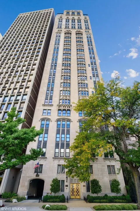 1242 N Lake Shore Dr #24, Chicago, IL 60610